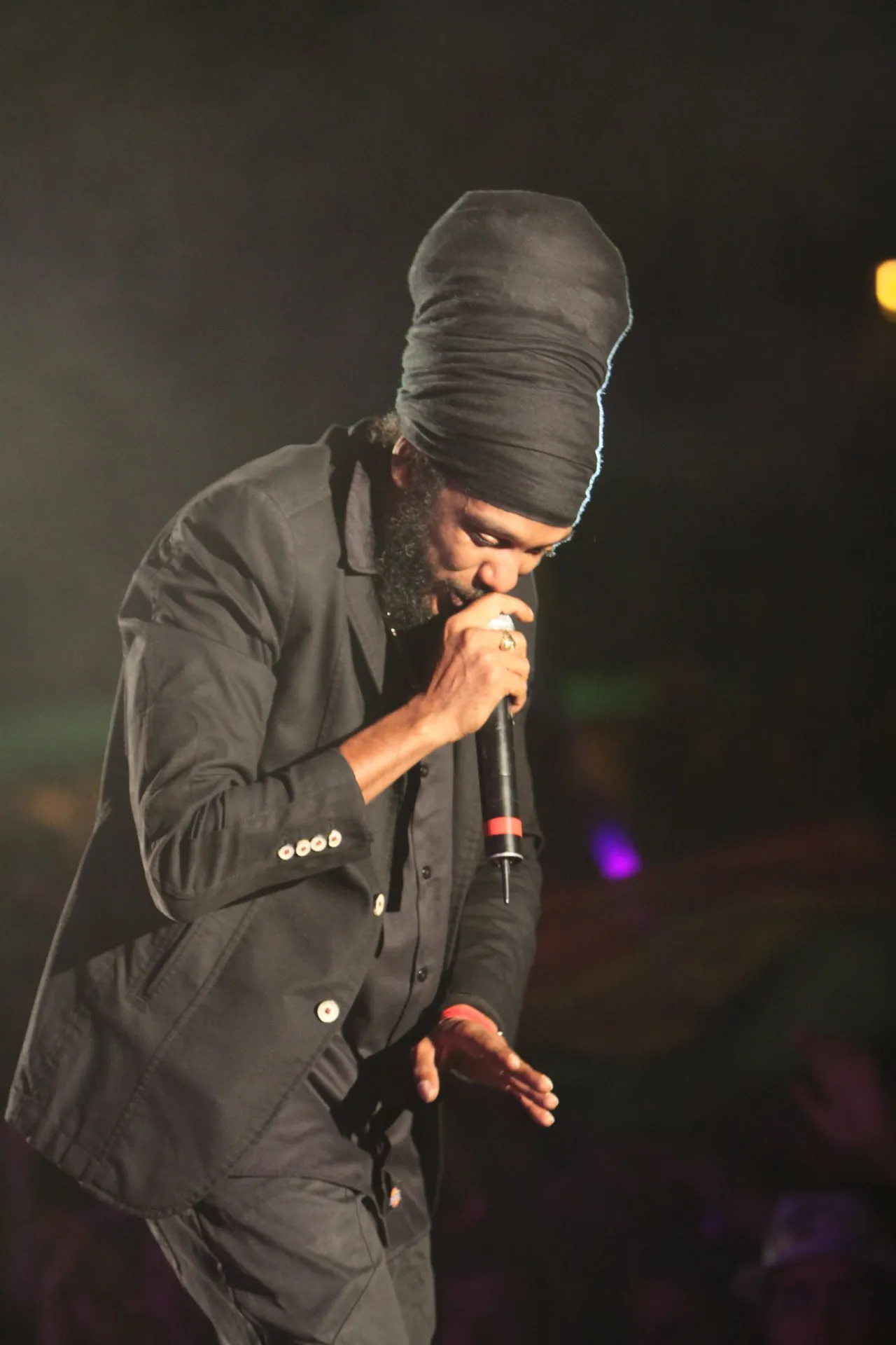 Yaniss Odua au chant aux Mouillotins 2015