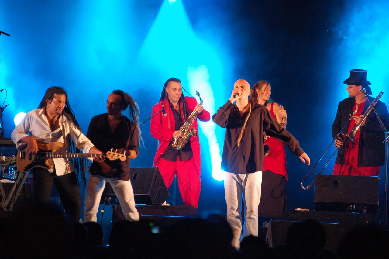 Sinsémilia en concert à Saint-Ouen en 2009 (photo : KoS / Wikimedia Commons, CC BY-SA 3.0)
