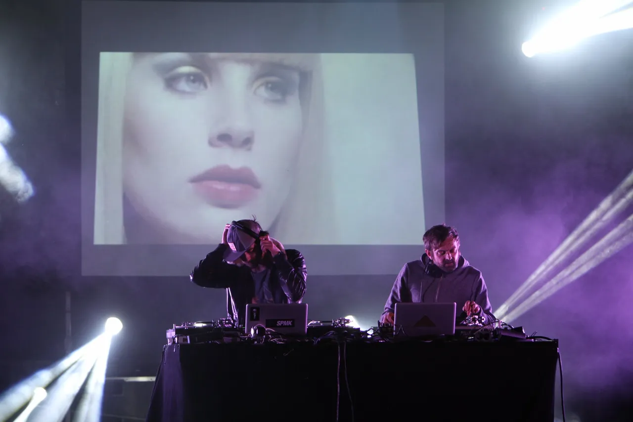 Christine en DJ set aux Mouillotins 2015