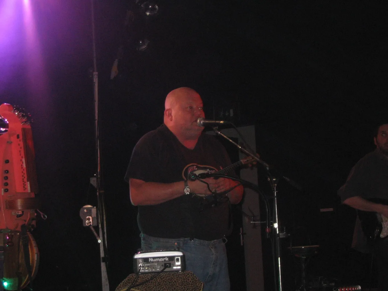 François Hadji-Lazaro sur scène à Craon en 2005