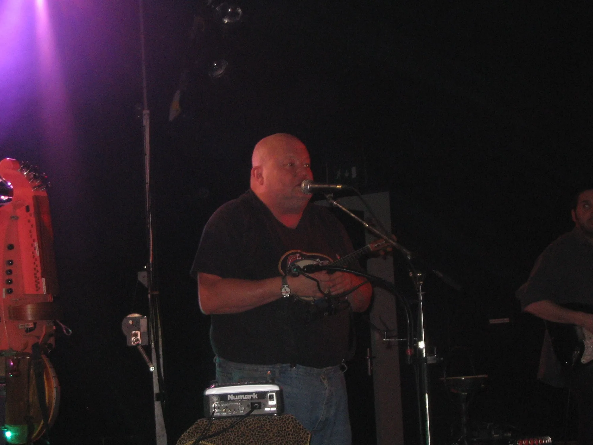 François Hadji-Lazaro sur scène à Craon en 2005