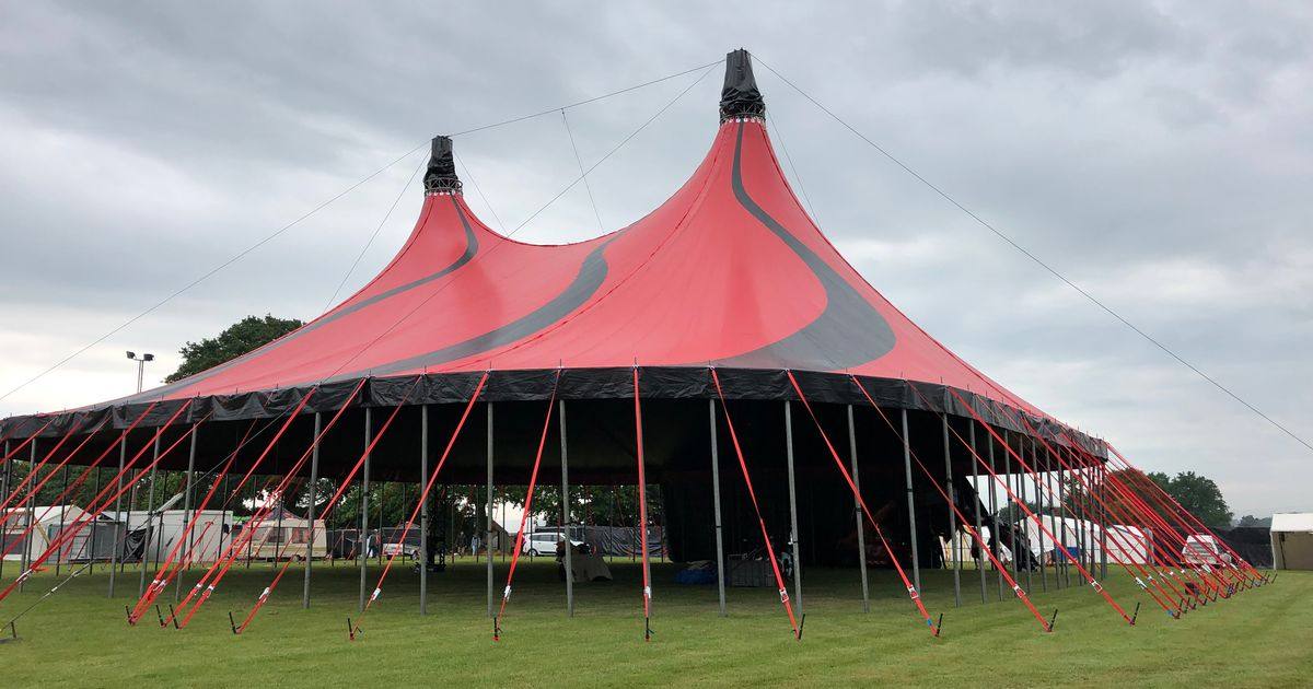 "The volunteers feel there's a score to settle": in Saint-Poix, Les Mouillotins takes shelter for the festival