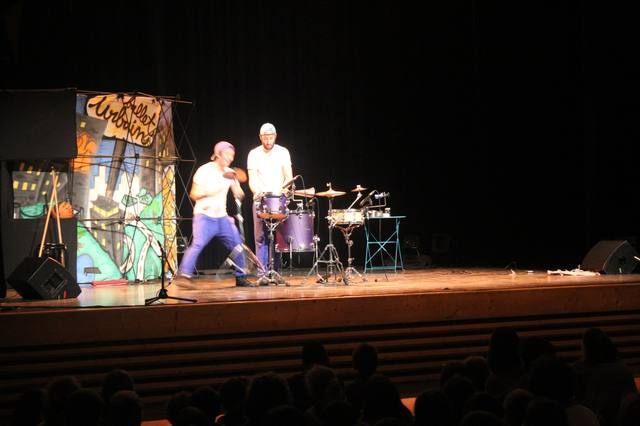 Le Ballet Urbain entre batterie et percussions corporelles - photo AMAC / Les Mouillotins