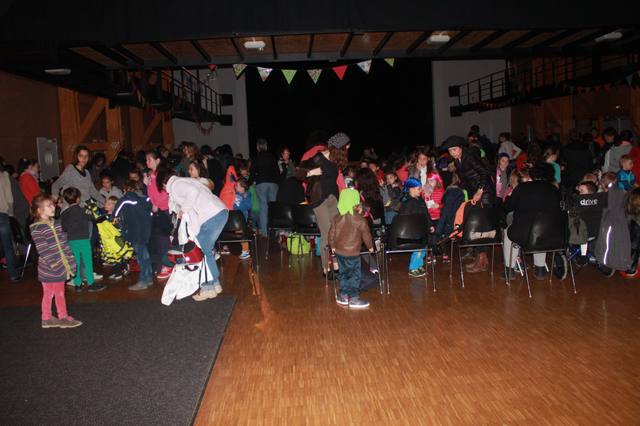 La salle de l'Orion à la sortie du spectacle du matin - photo AMAC / Les Mouillotins