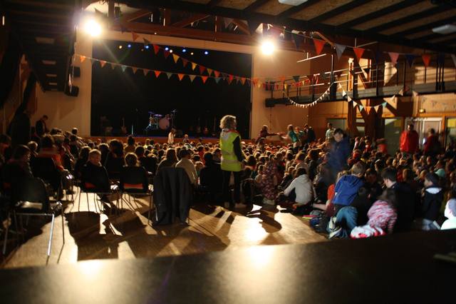 La salle de l’Orion pendant le concert, vue depuis le bord de scène - photo Clara Mainguené