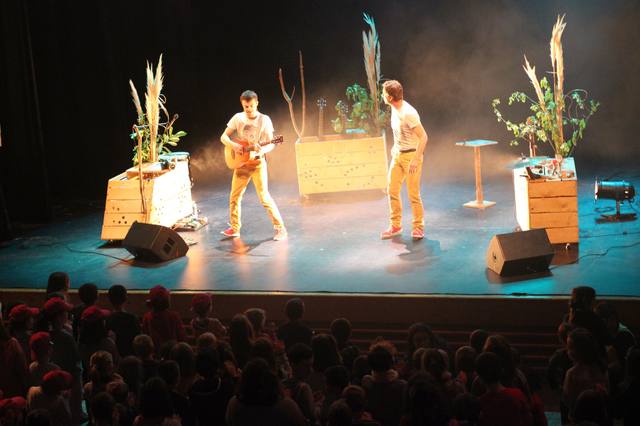 Les Poussins Phoniques face à la salle - photo AMAC / Les Mouillotins