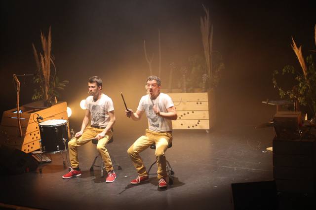 Les Poussins Phoniques aux percussions - photo AMAC / Les Mouillotins