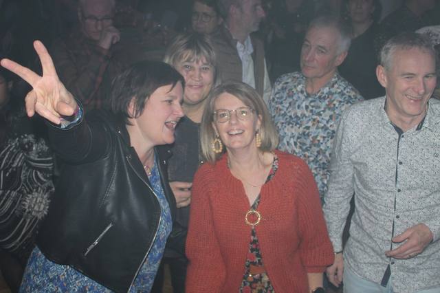 Les convives fêtent la nouvelle année - photo AMAC / Les Mouillotins
