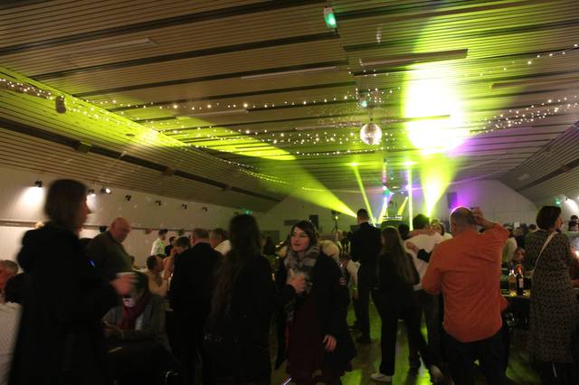 La piste de danse sous les projecteurs - photo AMAC / Les Mouillotins