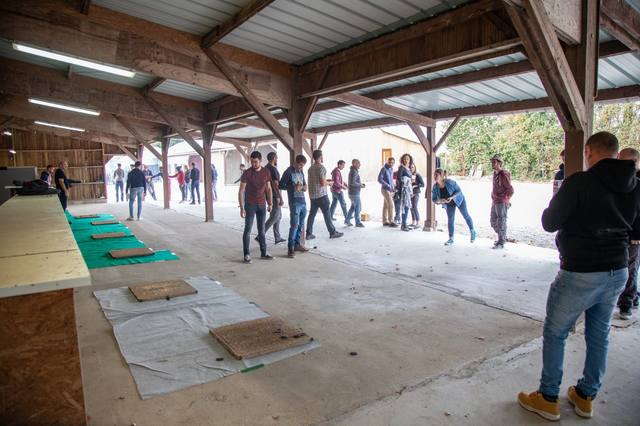 L'allée de jeu sous les tribunes - photo AMAC / Les Mouillotins