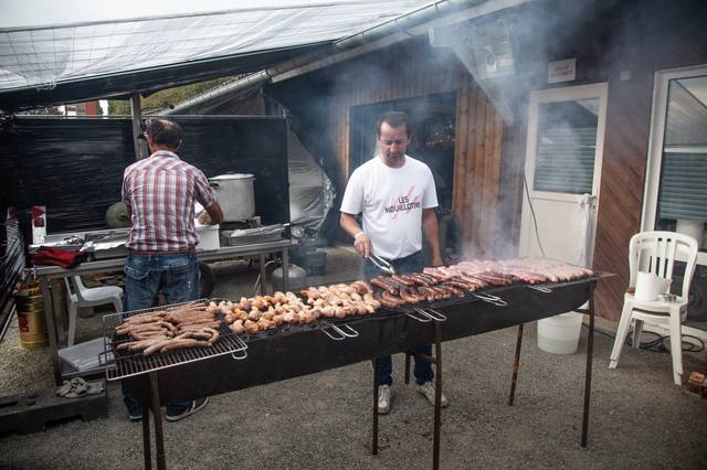 Le barbecue des bénévoles - photo AMAC / Les Mouillotins