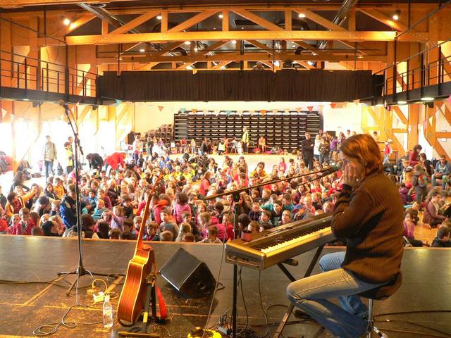 La salle pleine avant le concert - photo AMAC / Les Mouillotins