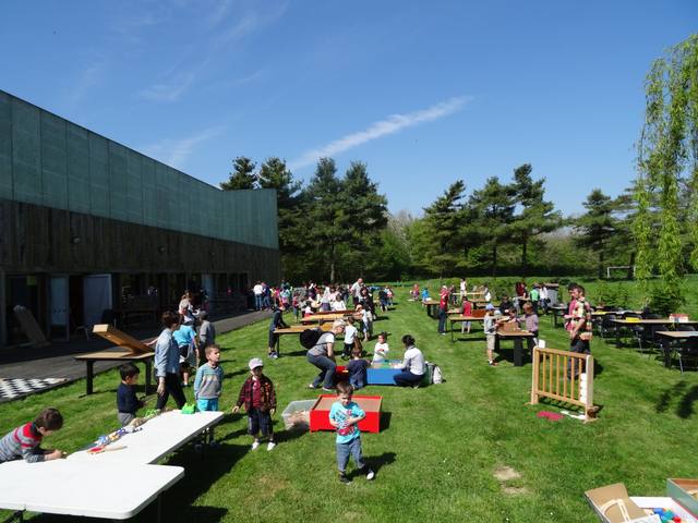 Vue d'ensemble du coin des jeux Payaso Loco le long de la salle de l'Orion - photo AMAC / Les Mouillotins