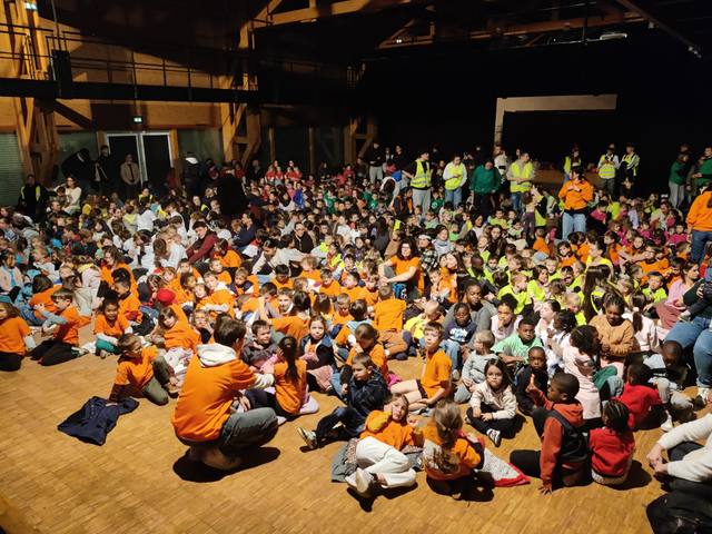 La salle pleine avant le spectacle - photo AMAC / Les Mouillotins
