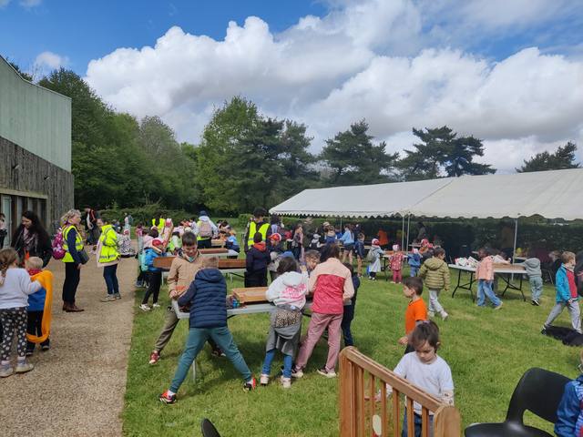Le village de jeux devant les chapiteaux - photo AMAC / Les Mouillotins