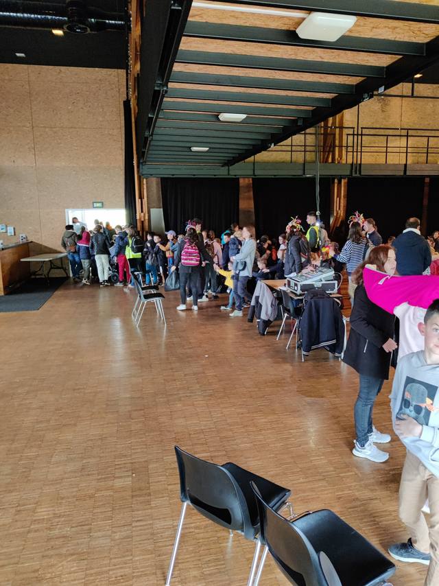 La sortie de la salle après le spectacle - photo AMAC / Les Mouillotins
