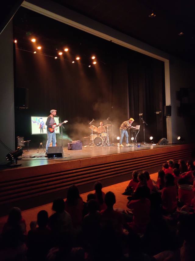 Un concert sur la scène de l'Orion - photo AMAC / Les Mouillotins