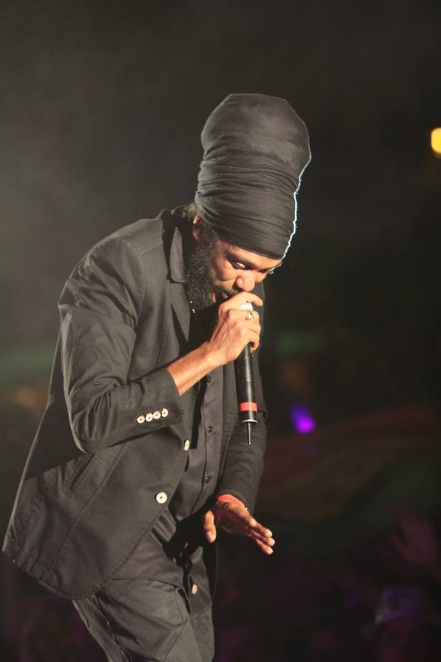 Yaniss Odua & Artikal Band
