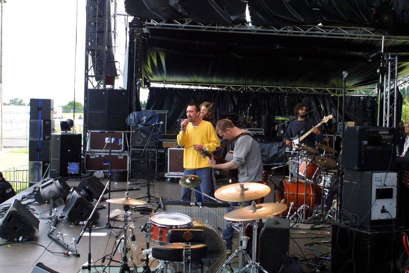 Un groupe en concert sur la grande scène - photo AMAC / Les Mouillotins