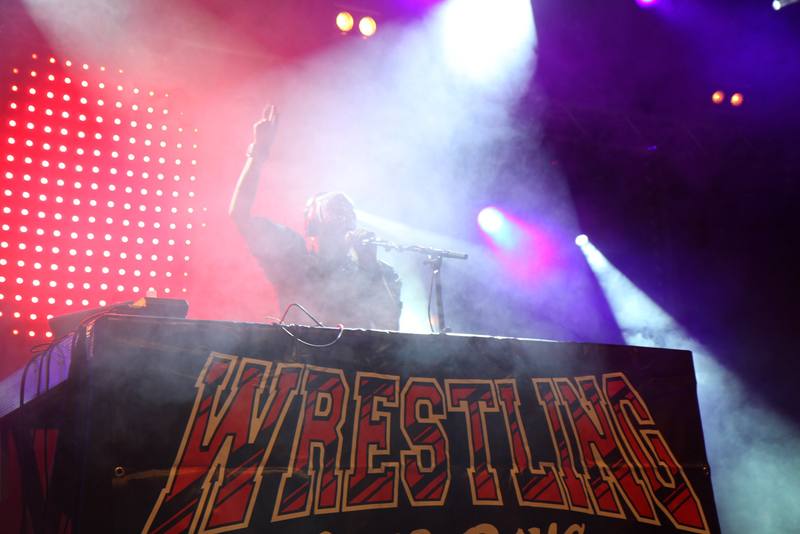 Le décor « Wrestling » sur scène en fin de soirée - photo AMAC / Les Mouillotins