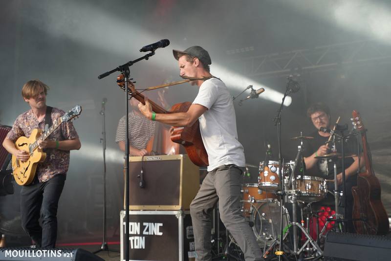 Le groupe Ton Zinc en concert sur la grande scène - photo AMAC / Les Mouillotins