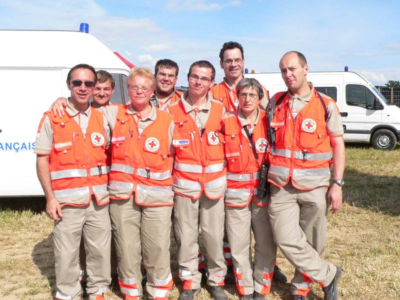L'équipe de secouristes de la Croix-Rouge présente sur le festival - photo AMAC / Les Mouillotins