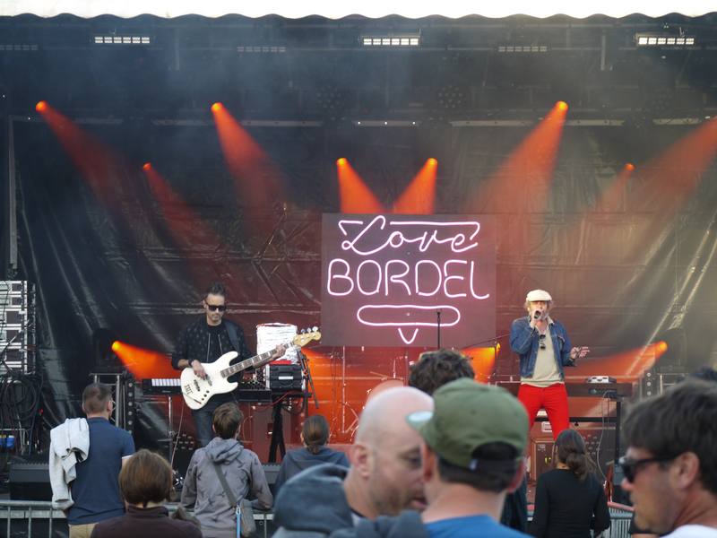 Concert en fin de journée devant le public - photo AMAC / Les Mouillotins
